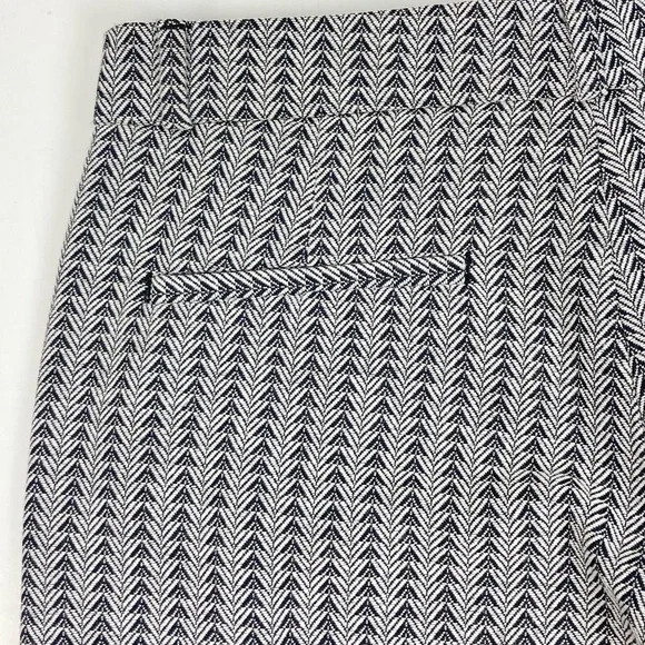 BANANA REPUBLIC 5 Inch Tailored Shorts Black/White   Size 2 - Picture 5 of 9